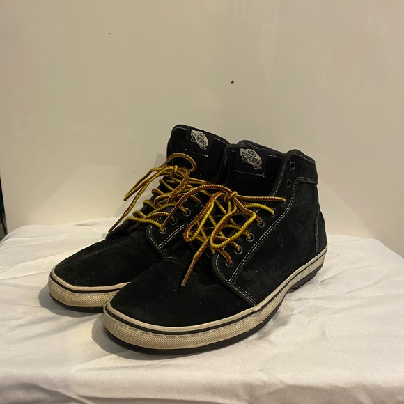 Black winter Vans with a bit of lining in the top. - Picture 1 of 3